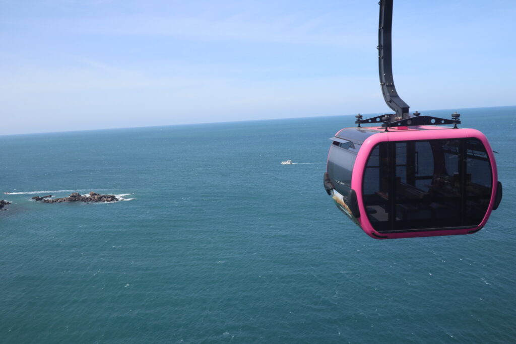 フーコック島 ホントム島 ケーブルカー ロープウェイ 全長8km