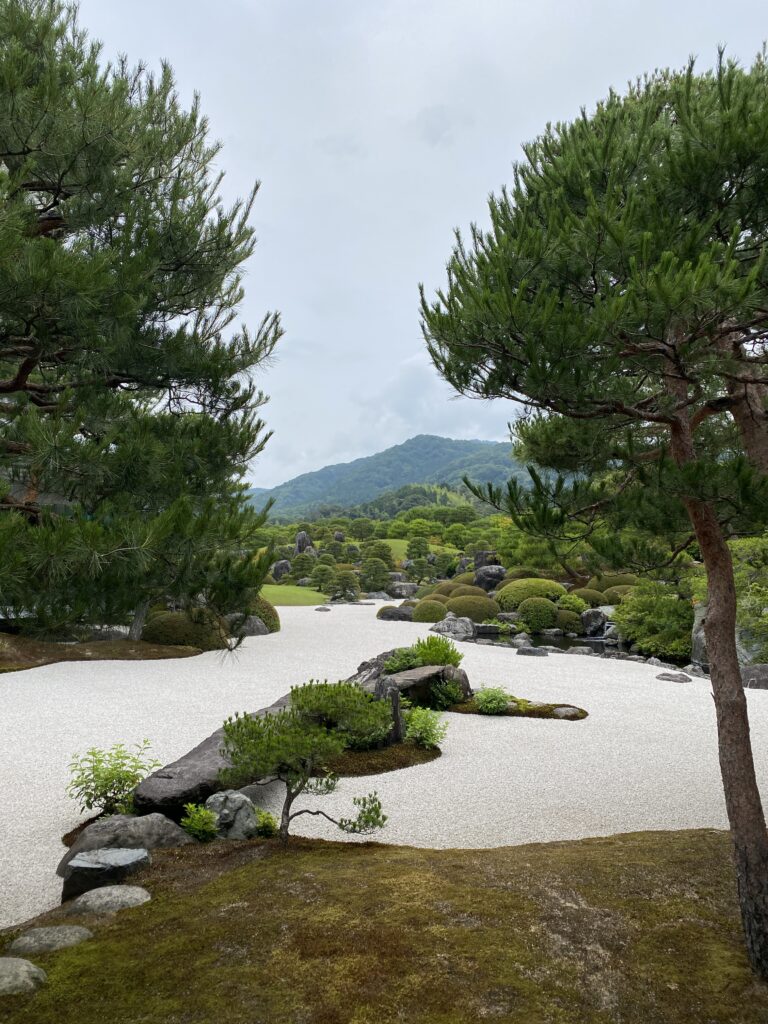 大阪　旅行会社　堺市　団体旅行　足立美術館　庭園